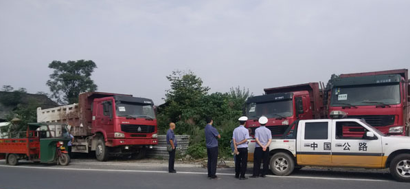 湘西凤凰县大力整治非法改拼装货车