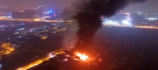 杭州煤气瓶运输车爆炸引燃旁边工厂