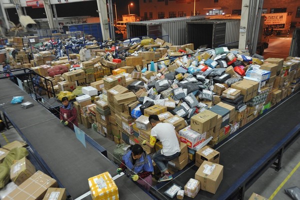 哈密市加快打造新疆重要物流集散地