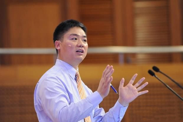 刘强东呼吁放弃自建电商 遭传统企业家反驳