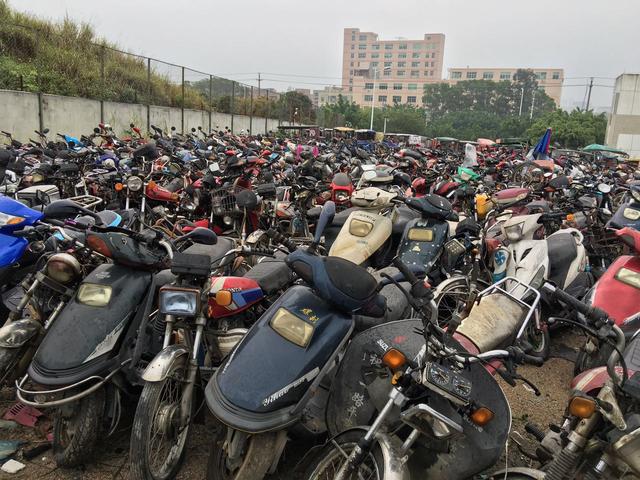 深圳“禁摩限电”行动首日查扣3406辆车