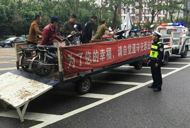 深圳“禁摩限电”行动首日查扣3406辆车