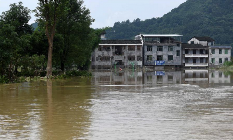 洞庭湖水位超警戒成抗洪主战场 已有六省发洪水