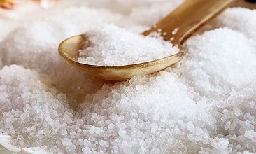 假盐在农村泛滥：畜牧用盐卖给人吃 利润接近毒品