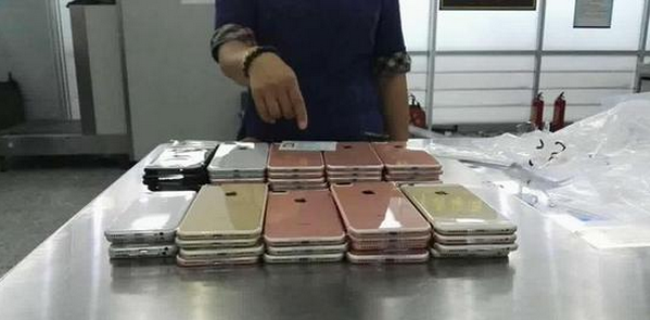 深圳海关查获400余台走私iPhone7 案值超300万