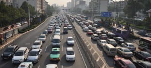 十一高速公路继续免费 小客车流量占八成