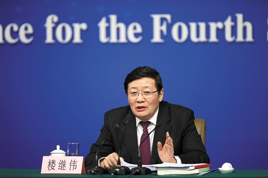 楼继伟回应“中国总税率达68%”：营改增减税超预期